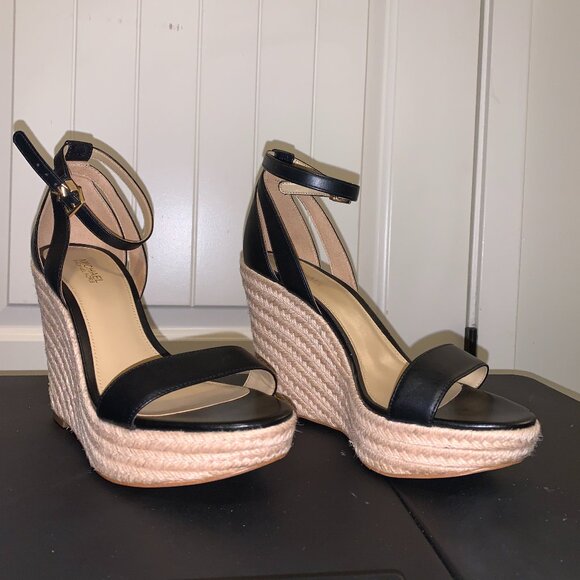 Michael Kors Women's Kimberly Wedge Sandals COA included Size 7 - Picture 1 of 7